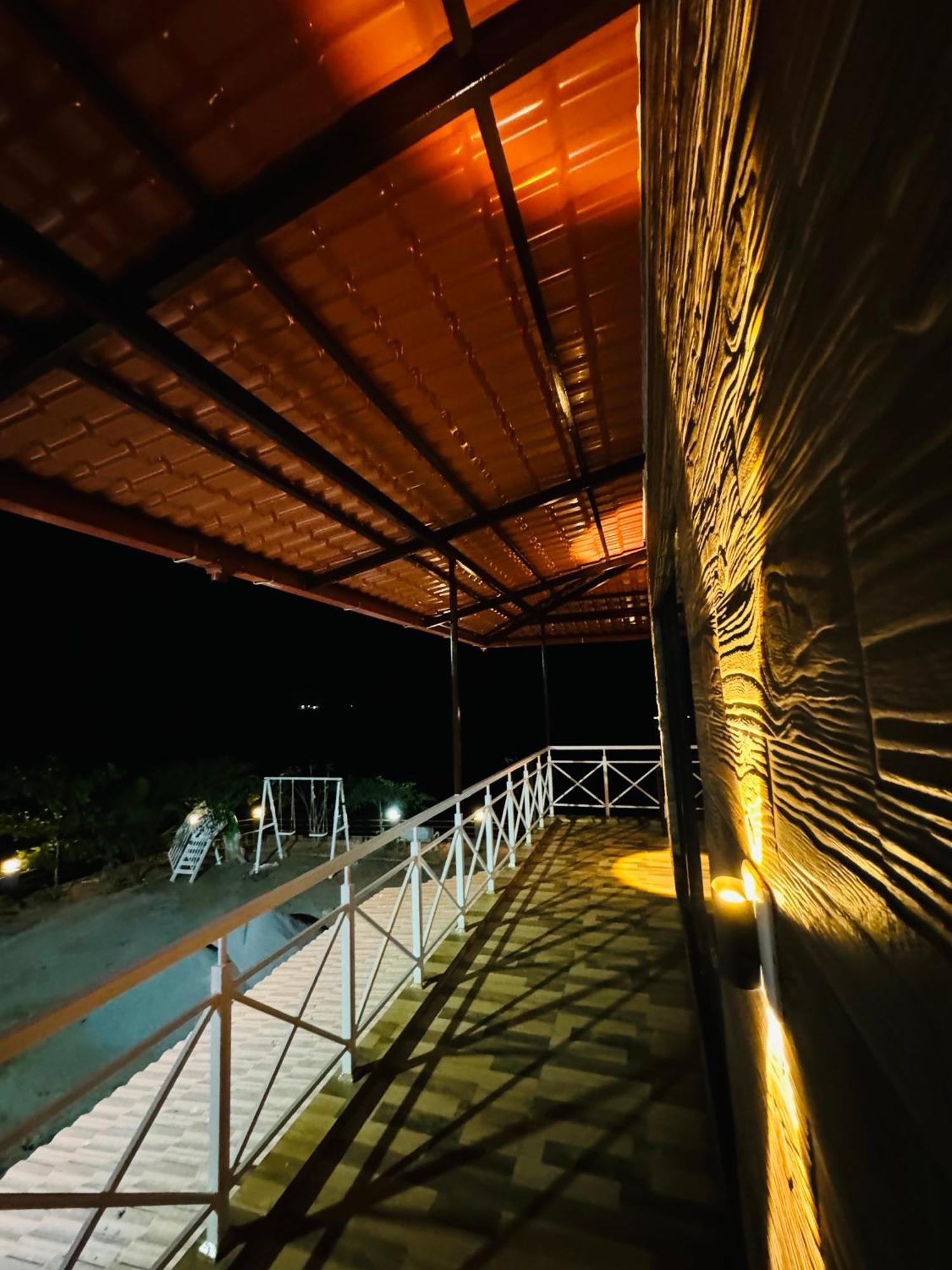 The Glasswater By The Backwater Homestay Kalyānpur المظهر الخارجي الصورة