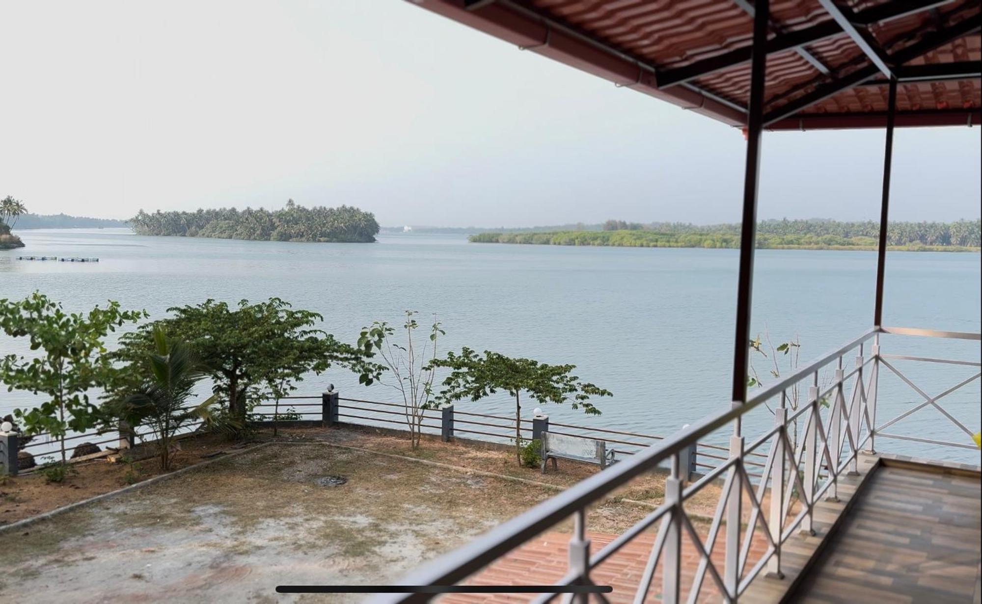 The Glasswater By The Backwater Homestay Kalyānpur المظهر الخارجي الصورة