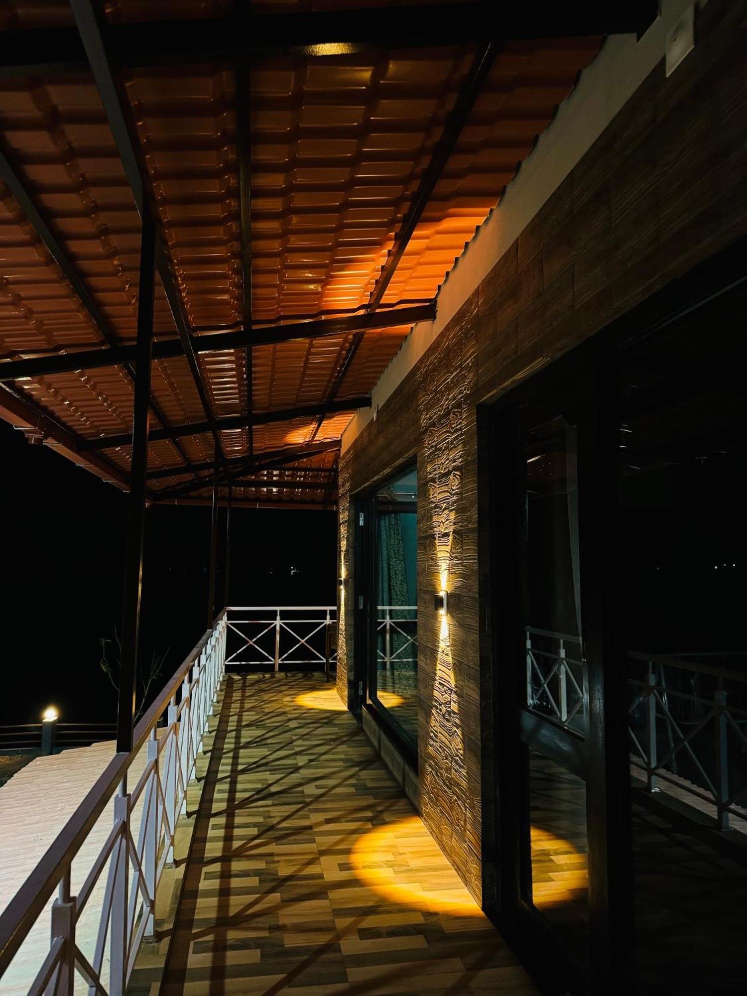 The Glasswater By The Backwater Homestay Kalyānpur المظهر الخارجي الصورة