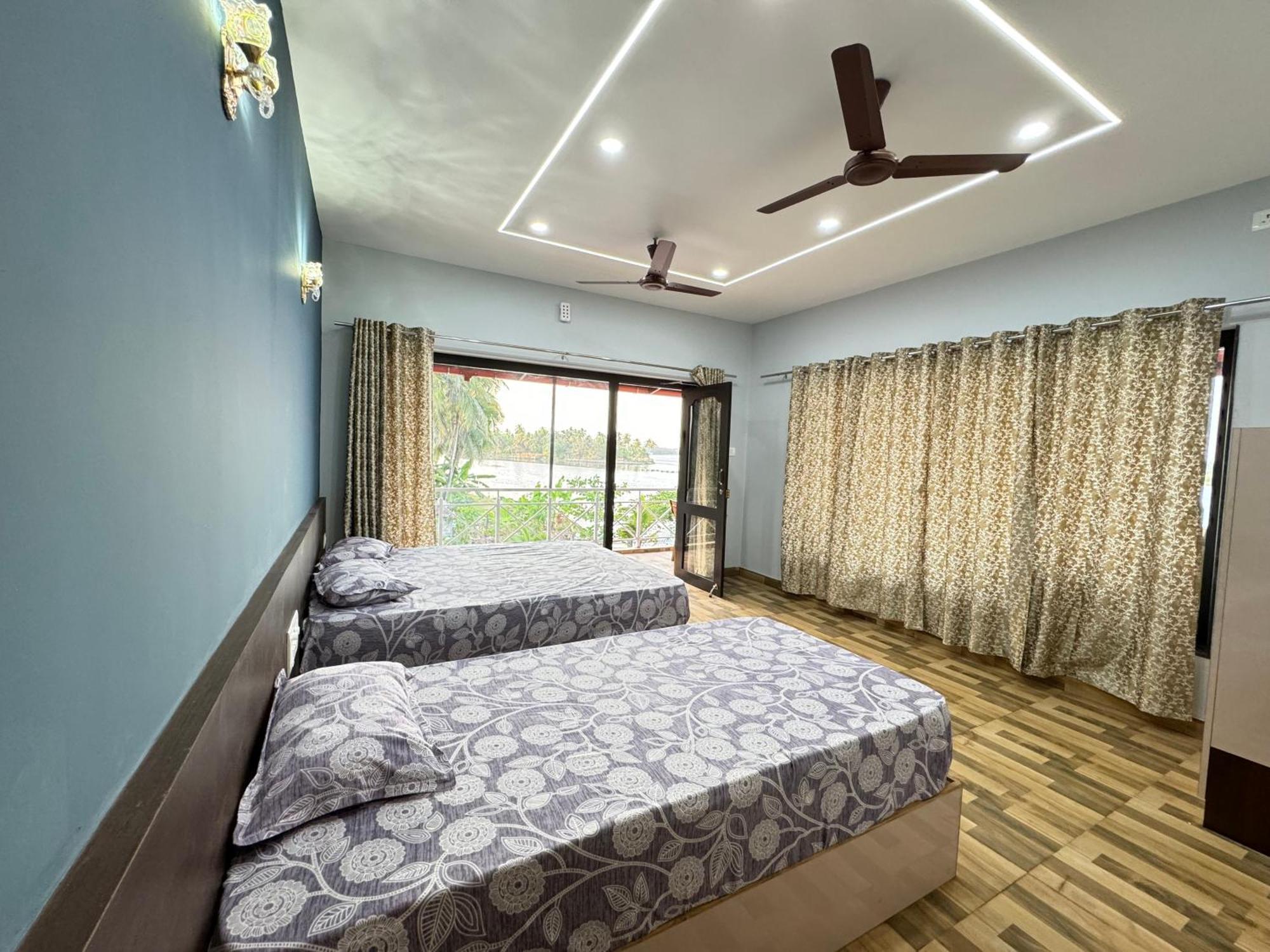 The Glasswater By The Backwater Homestay Kalyānpur المظهر الخارجي الصورة