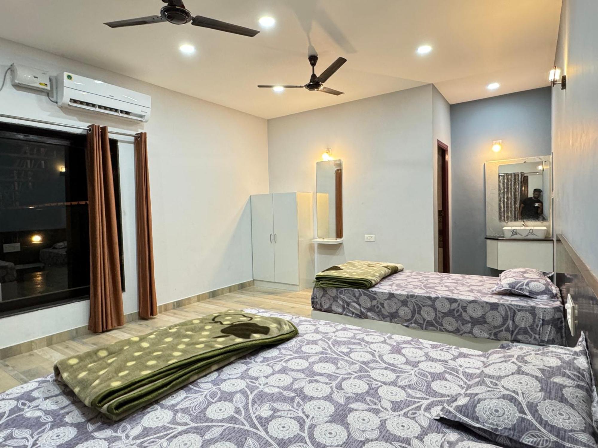 The Glasswater By The Backwater Homestay Kalyānpur المظهر الخارجي الصورة